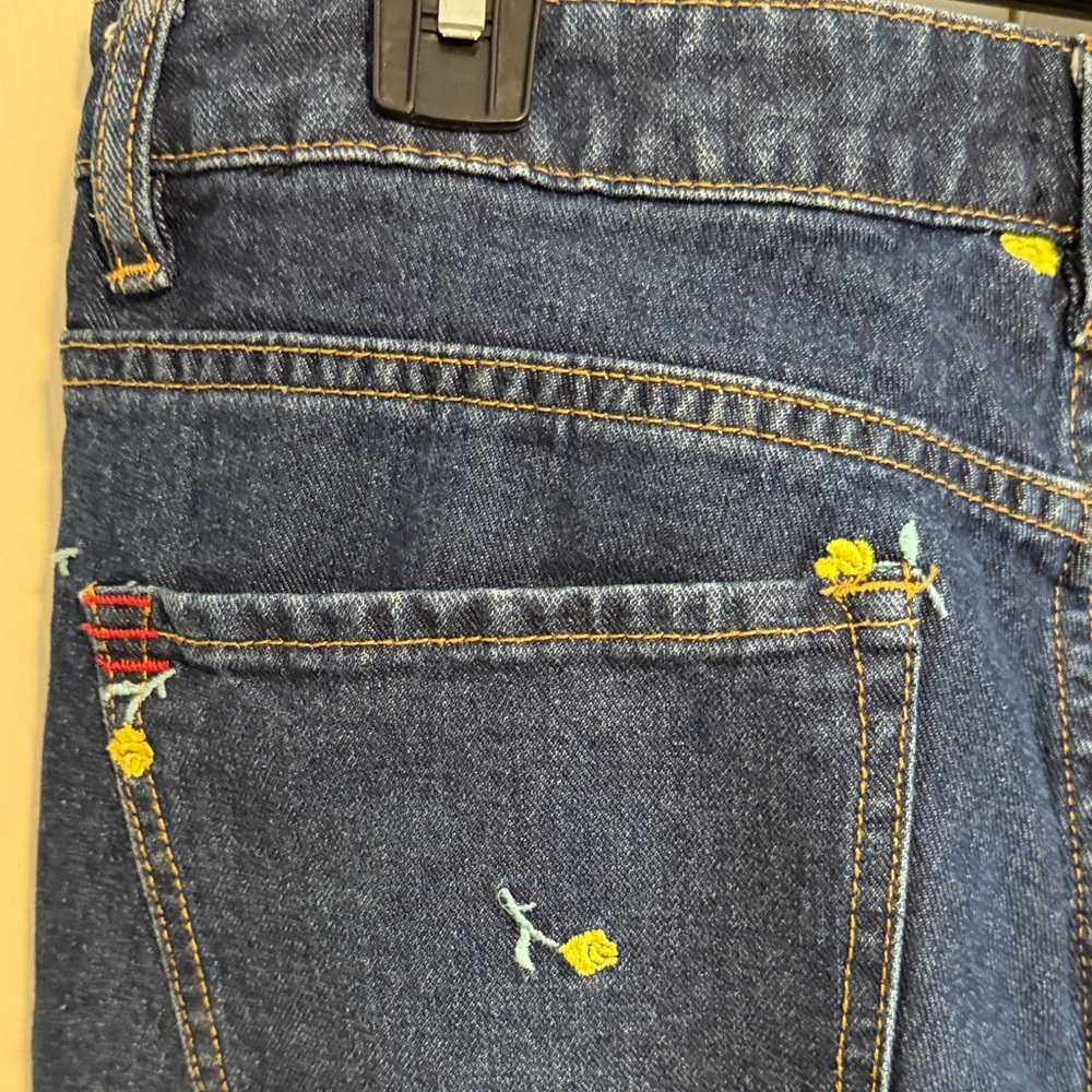 BDG Dark Blue mom Jeans high rise slim with Yellow Floral Embroidery - Picture 6 of 7